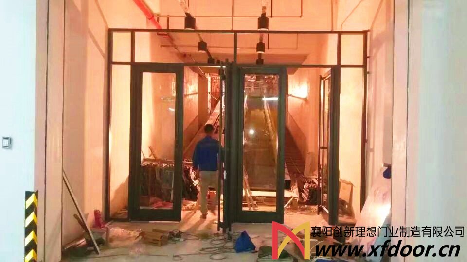 十堰好鄰居萬(wàn)達(dá)分店防火卷簾、型材門(mén)